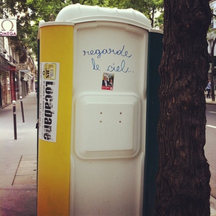 regarde le ciel,graffiti,instagram,twitter,collection