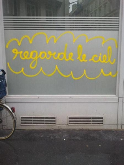 regarde le ciel,graffiti,instagram,twitter,collection